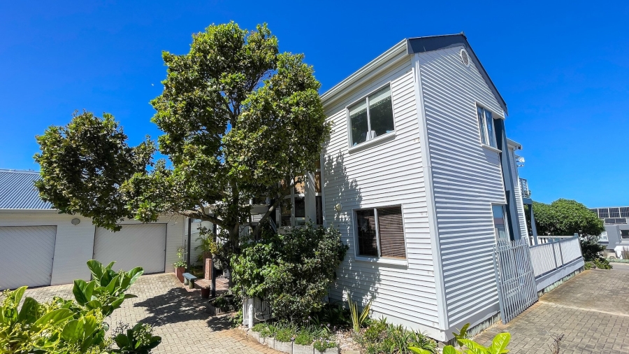 5 Bedroom Property for Sale in Hersham Western Cape